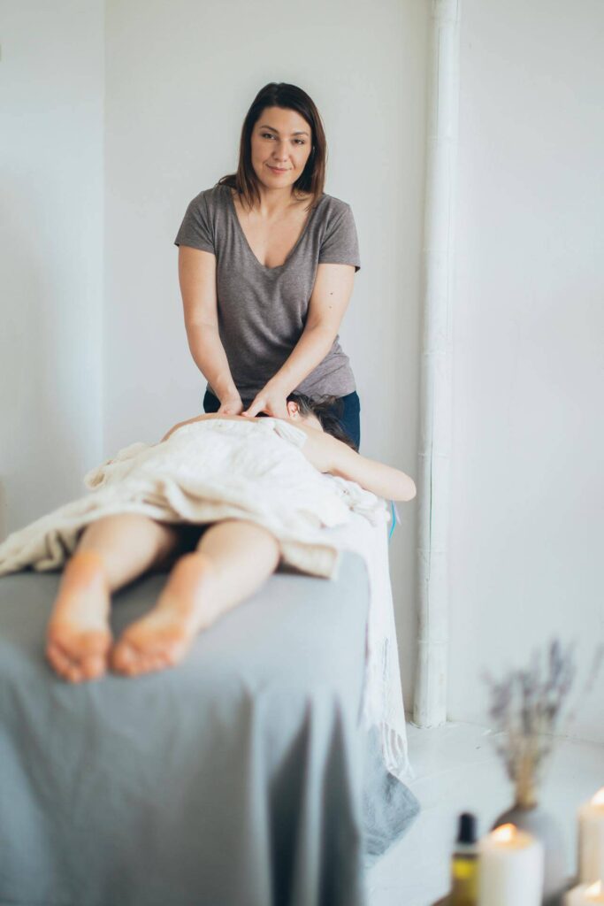 Comment devenir masseur bien-être ? Qui a le droit de masser ?