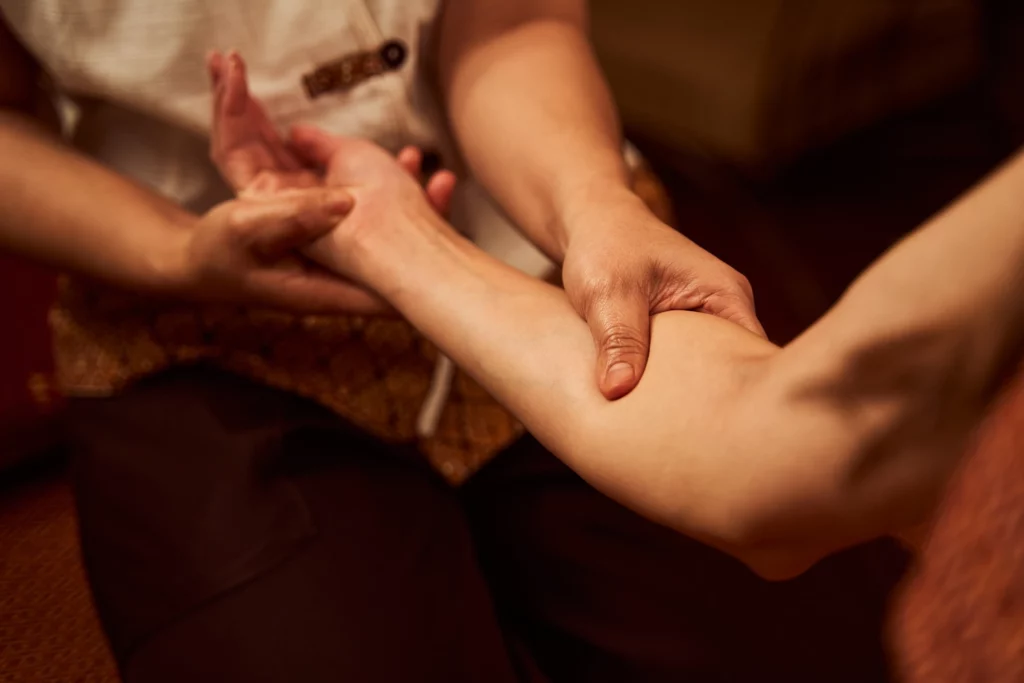 pourquoi masser les bras ?