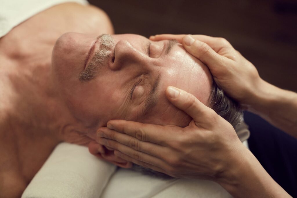 Effectuer une reconversion dans le massage bien-être